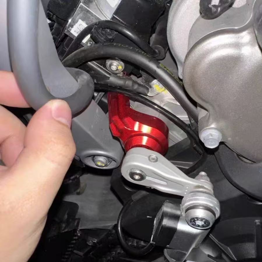 Akcesoria motocyklowe do April – Motorcycle Gear Holder recenzja i cena